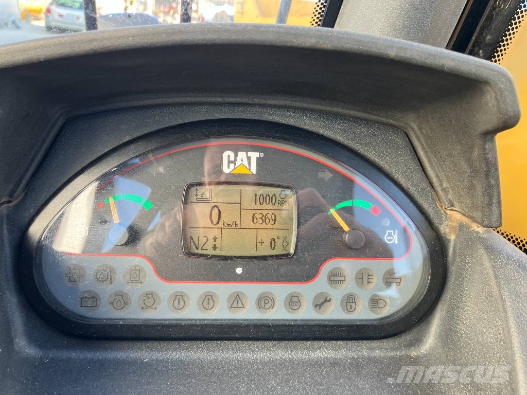 CAT TH 407 C AG Teleskopiskie manipulatori