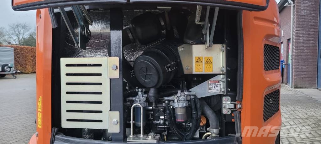 Hitachi ZX26u Miniescavadeiras < 7t (Mini escavadeiras)