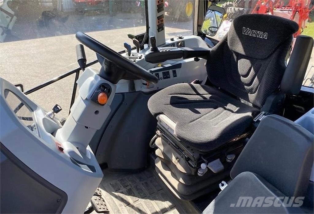 Valtra A105 + ALÖ G4S DME Frontlader 拖拉机/农用车