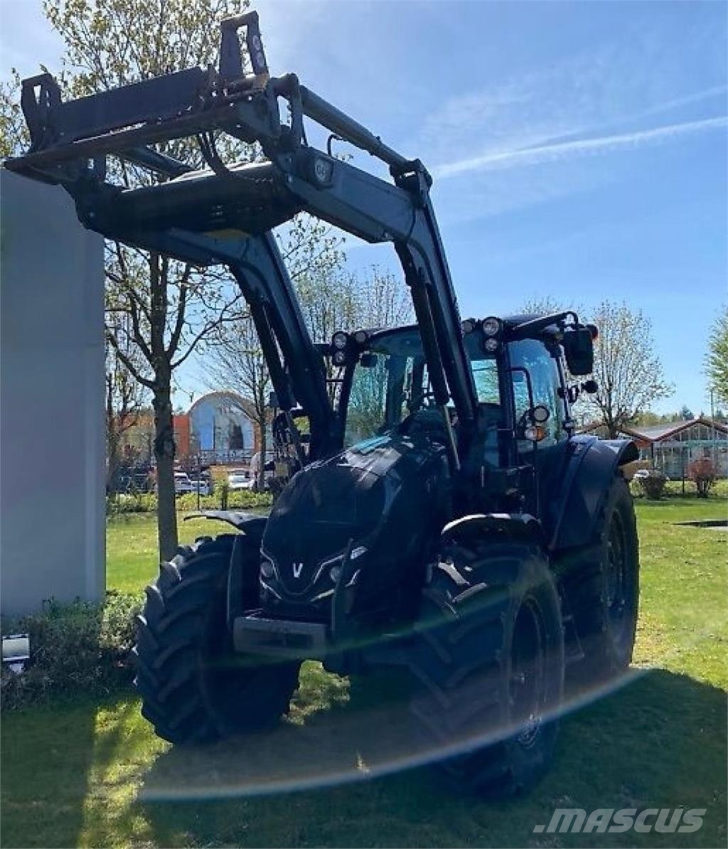 Valtra A105 + ALÖ G4S DME Frontlader 拖拉机/农用车