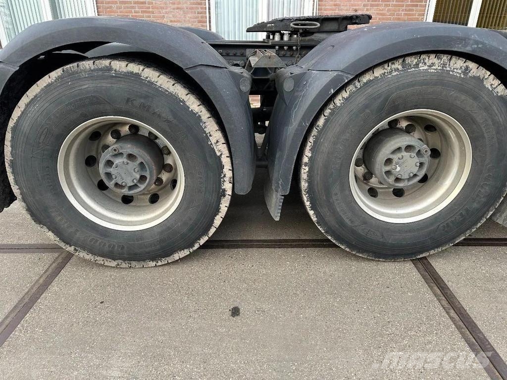DAF XF 530 8X4 - 140 TON - INTARDER - 324343 KM Tractor Units