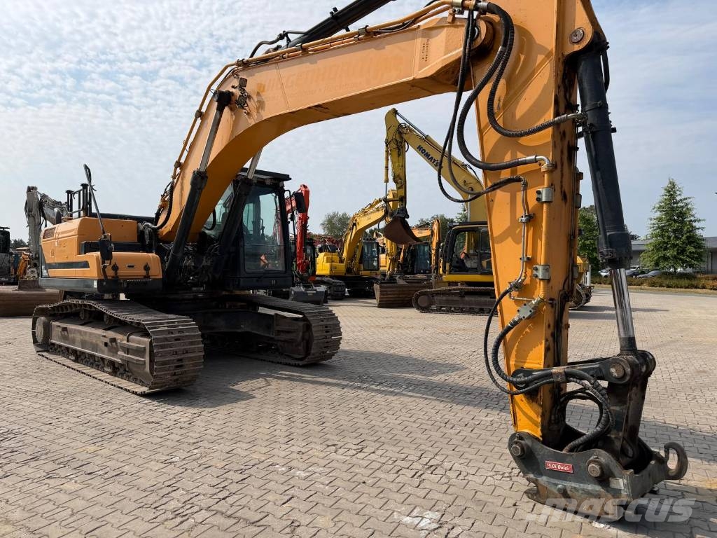 Hyundai HX 300 Excavadoras sobre orugas