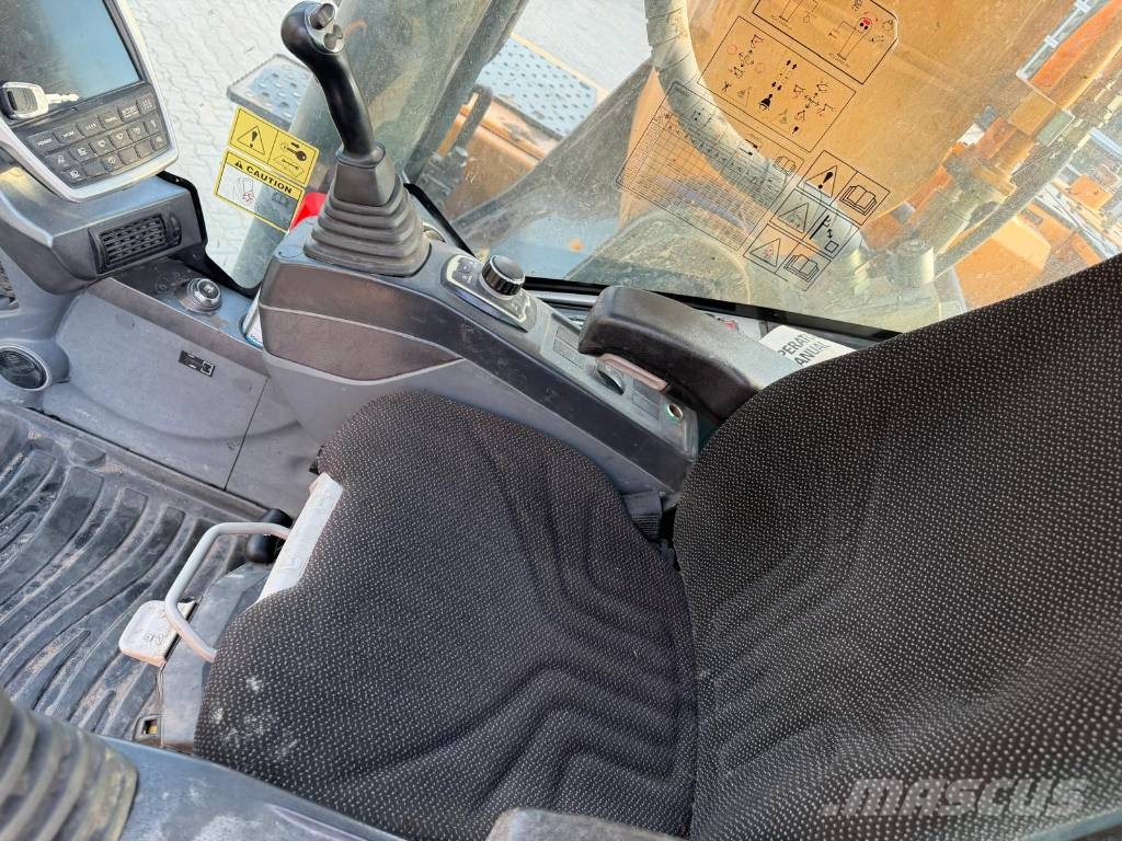 Hyundai HX 300 Excavadoras sobre orugas