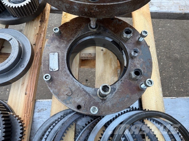 Liebherr R 916 USED GEARS SAT 275/260 Vaihteisto