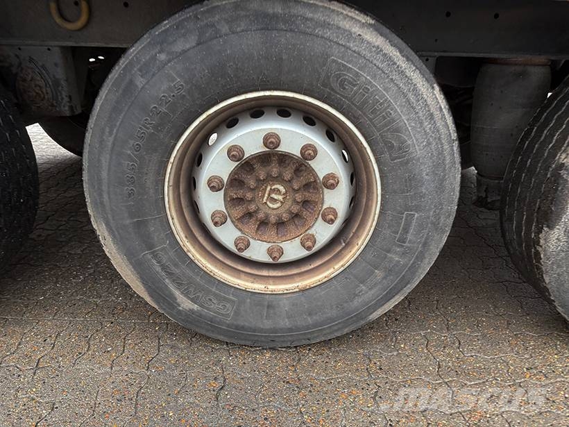 Krone 3 axle Curtainsider / Planenauflieger Tentinės puspriekabės
