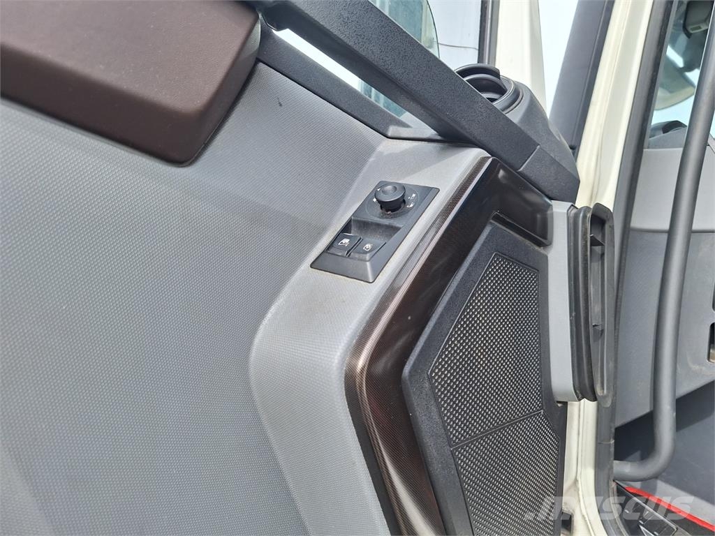 Renault T 380 + PANAV TV010M شاحنات مسطحة/مفصلية الجوانب