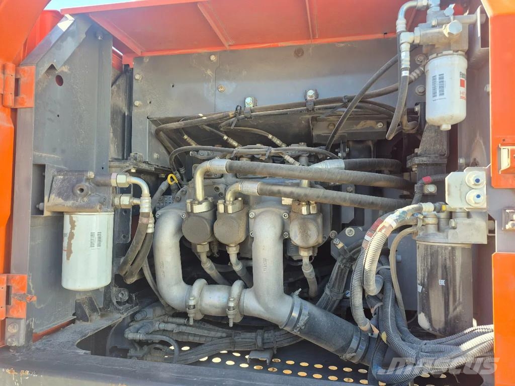Hitachi ZX250LCN-6 حفارات زحافة
