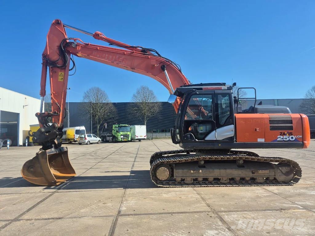 Hitachi ZX250LCN-6 حفارات زحافة
