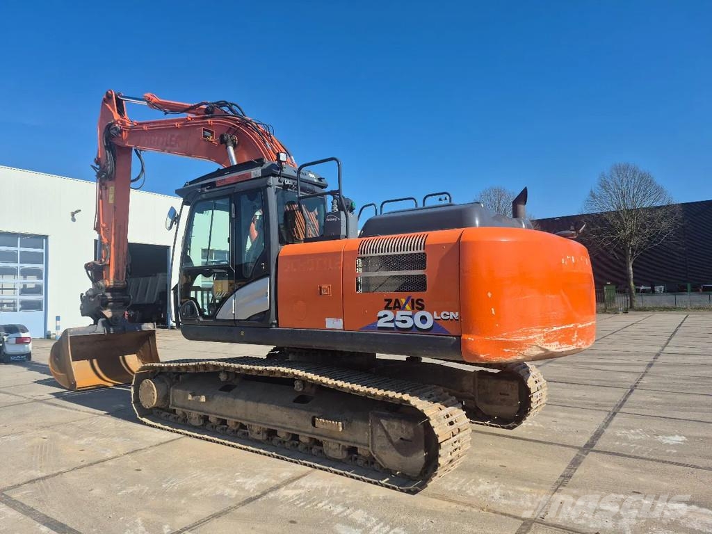 Hitachi ZX250LCN-6 حفارات زحافة