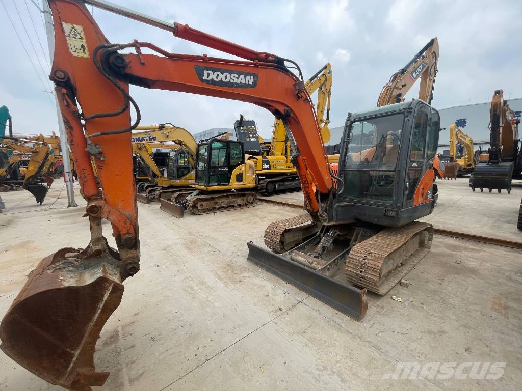 Doosan DX 60 小型挖掘机