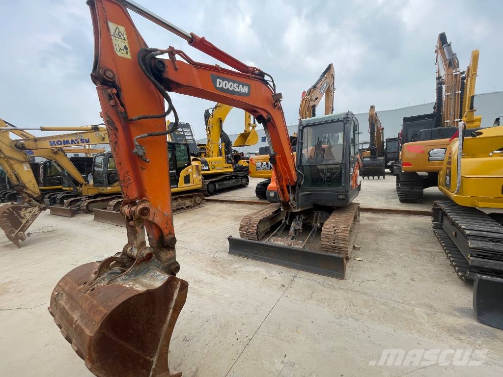 Doosan DX 60 小型挖掘机