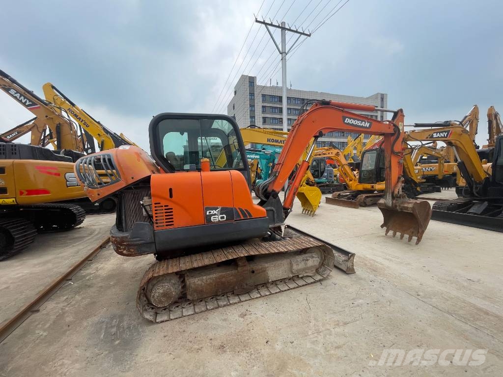 Doosan DX 60 小型挖掘机