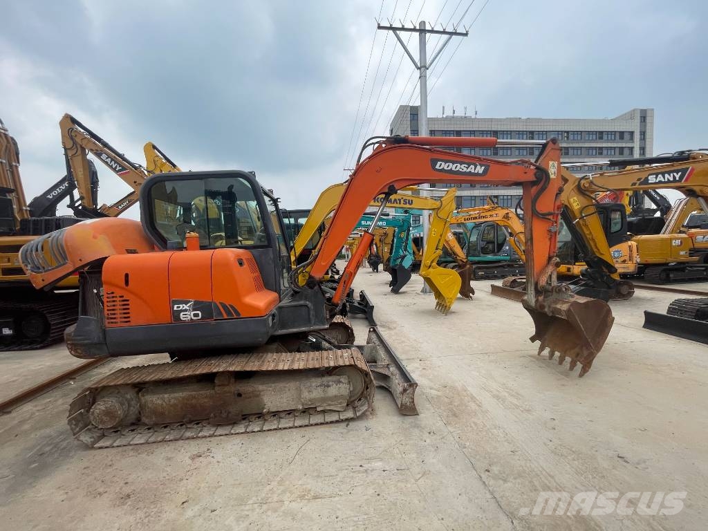 Doosan DX 60 小型挖掘机