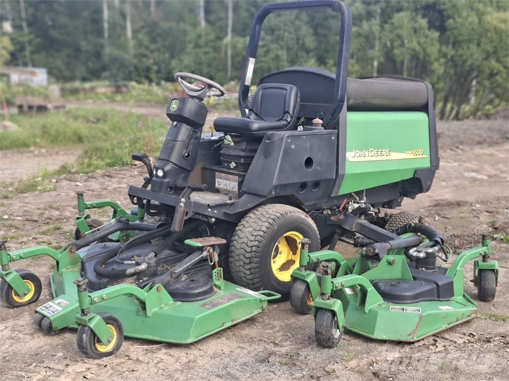 John Deere 1600 WAM Turbo ركوب الحشائش
