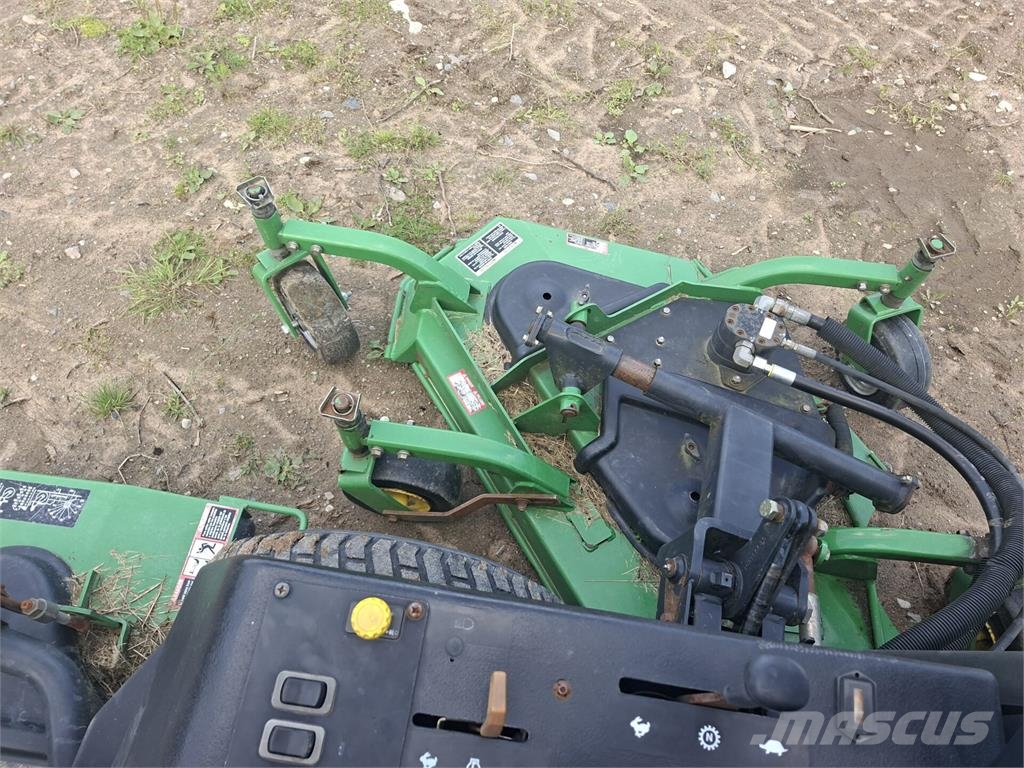 John Deere 1600 WAM Turbo ركوب الحشائش