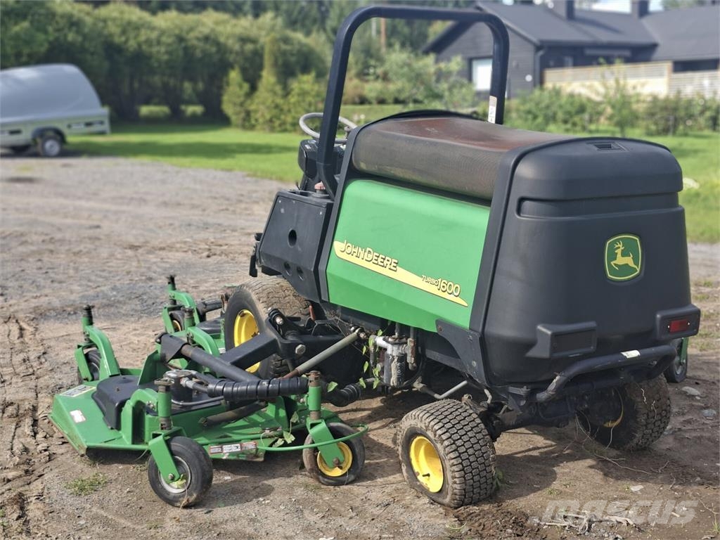 John Deere 1600 WAM Turbo ركوب الحشائش