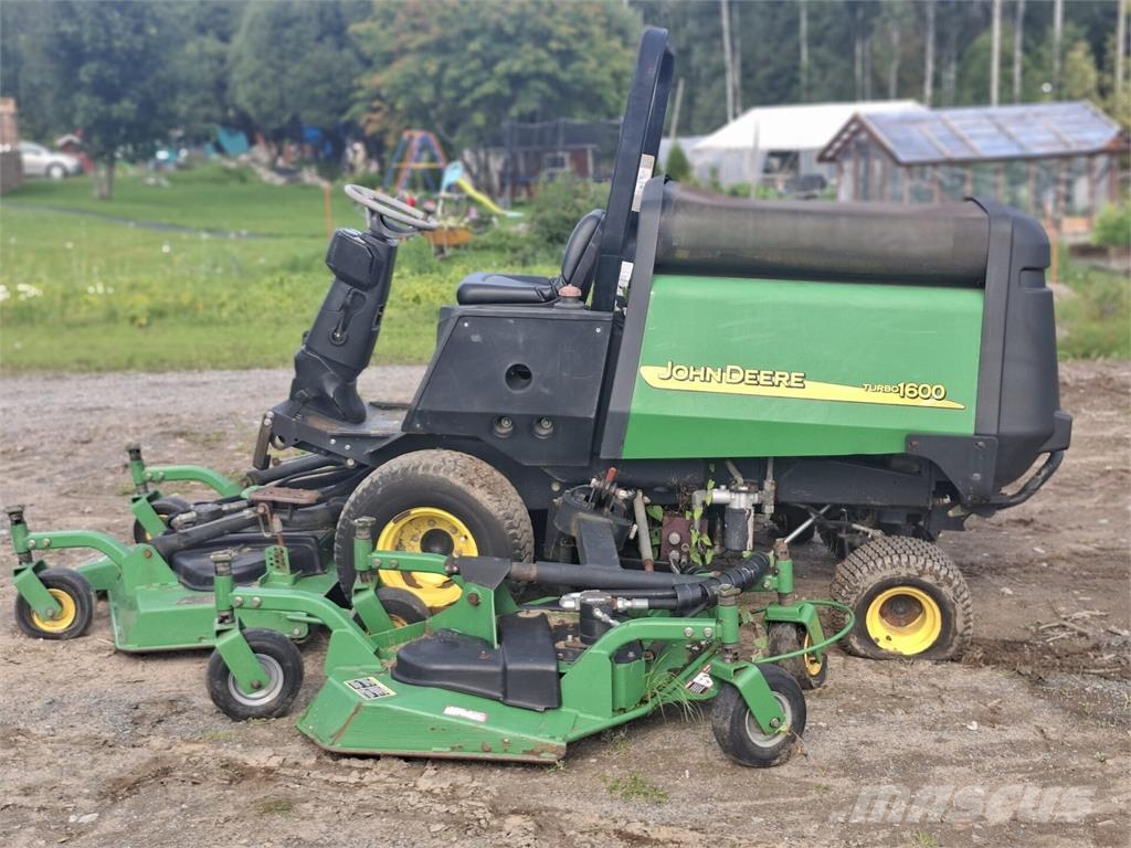 John Deere 1600 WAM Turbo ركوب الحشائش