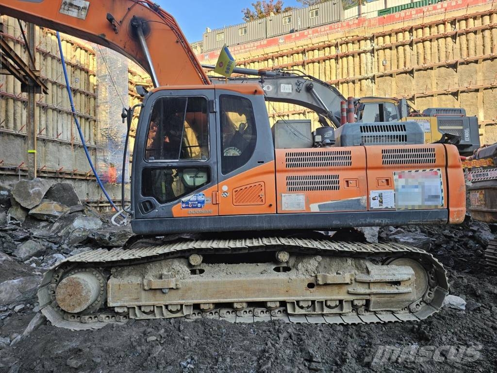Doosan DX 300 LC-5 Bageri guseničari