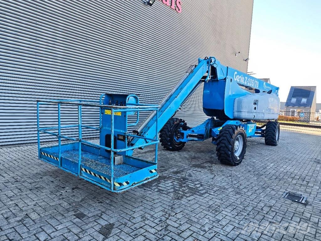 Genie Z-135 Teleskopiniai keltuvai