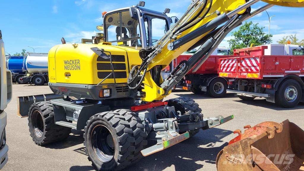 Wacker Neuson EW100 wheel-excavator Model E06-06 Midikaivukoneet 7t - 12t
