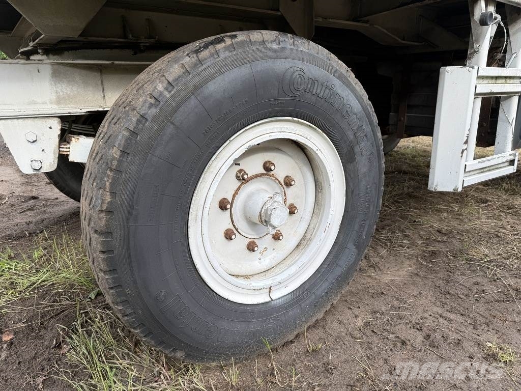 Kässbohrer 6 meter landbouw wagen Voiture