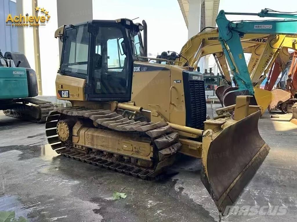 CAT D 3 Pásové dozéry