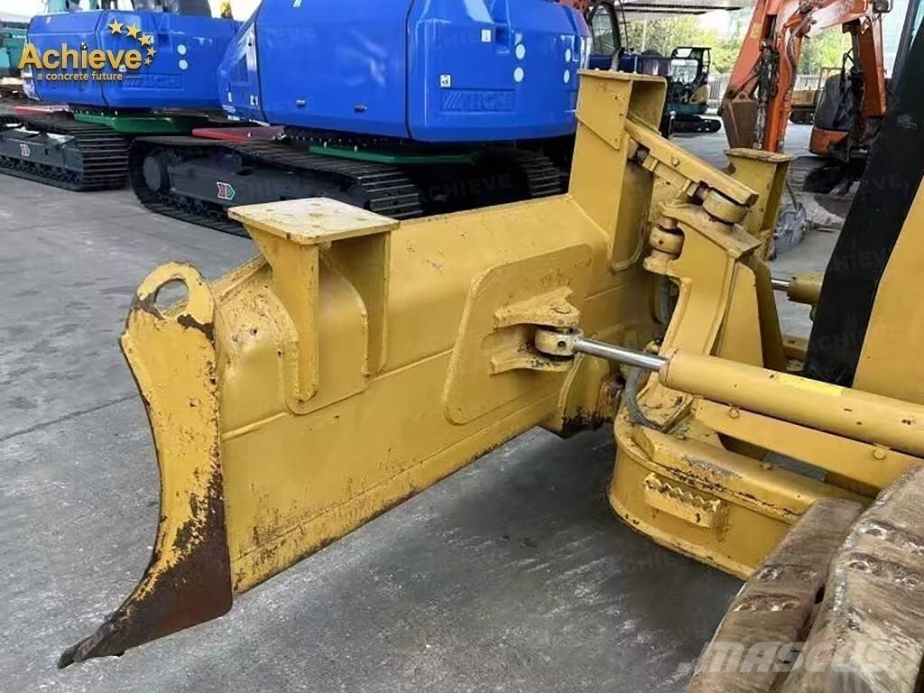 CAT D 3 Pásové dozéry