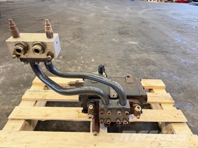 Doosan DL 400 ZAWORY SKRĘTU DANFOSS 150F0127 Hydraulik