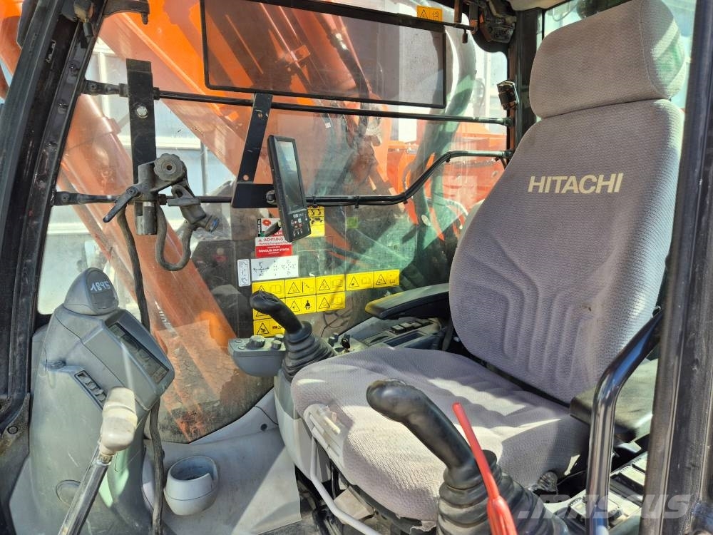 Hitachi ZX 225 USLC-6 Telakaivukoneet
