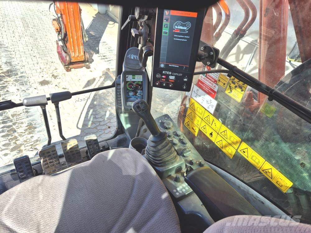 Hitachi ZX 225 USLC-6 Telakaivukoneet