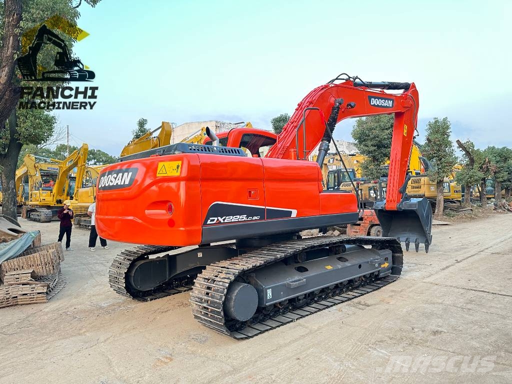 Doosan 225LC-9C Rupsgraafmachines