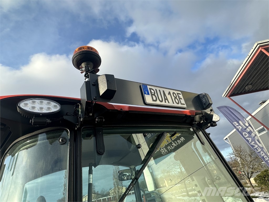 Kubota M 4073 Tractors