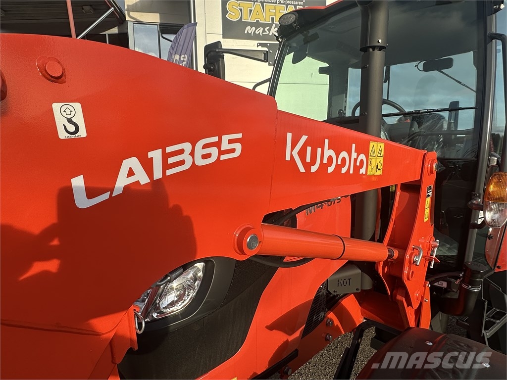 Kubota M 4073 Tractors