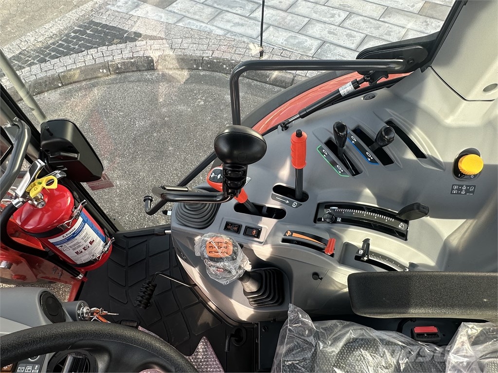 Kubota M 4073 Tractors