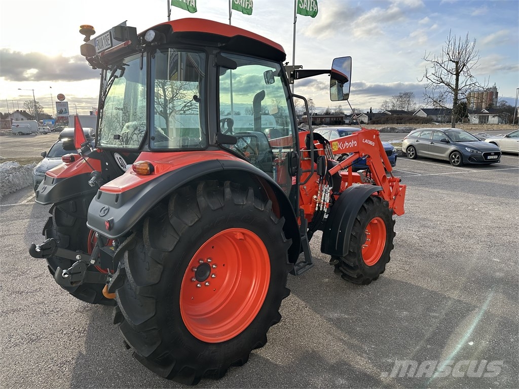 Kubota M 4073 Tractors