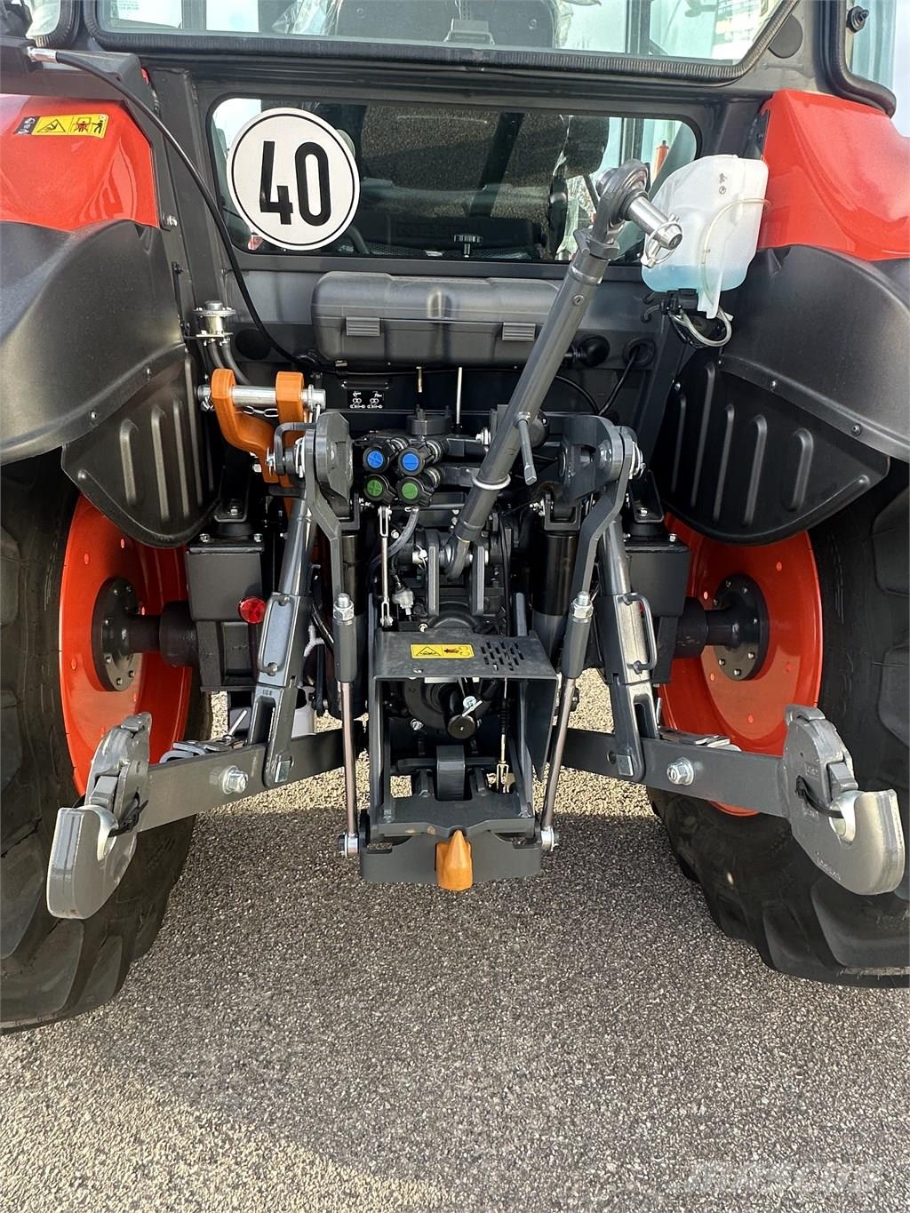 Kubota M 4073 Tractors