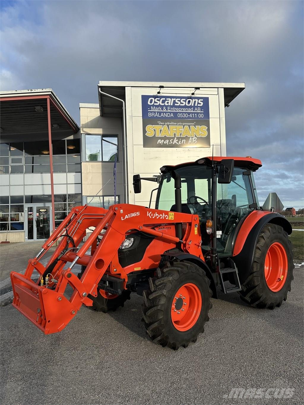 Kubota M 4073 Tractors