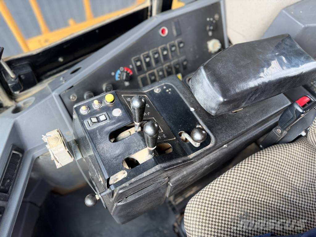 CAT 990H Φορτωτές με λάστιχα (Τροχοφόροι)