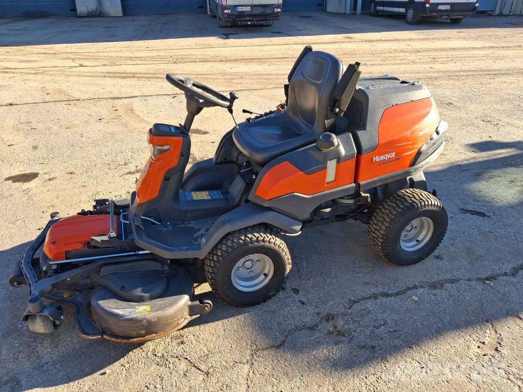 Husqvarna R420TSX AWD ركوب الحشائش