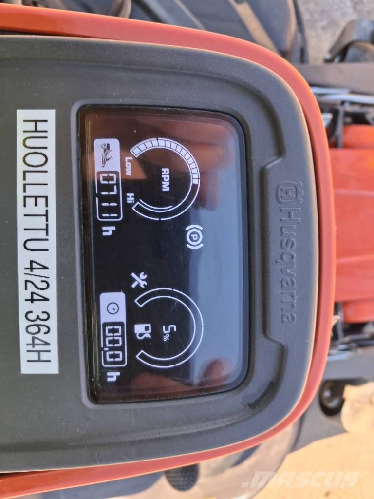 Husqvarna R420TSX AWD ركوب الحشائش