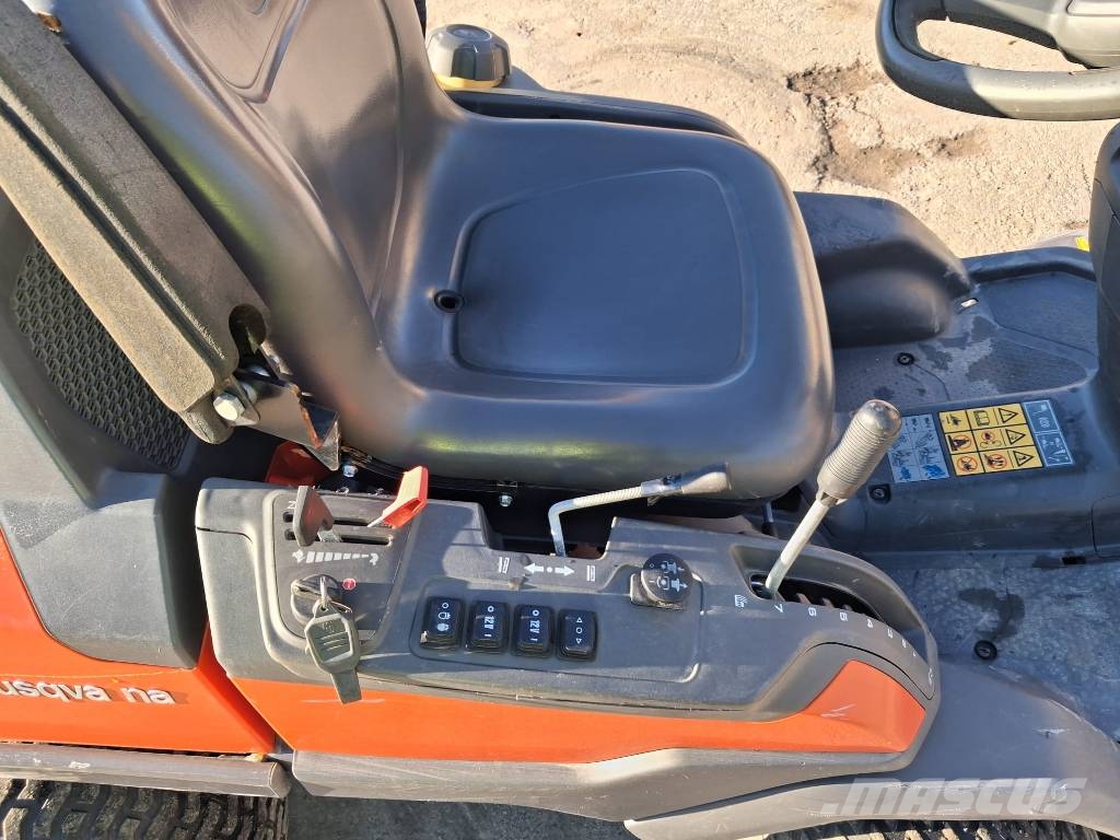 Husqvarna R420TSX AWD ركوب الحشائش