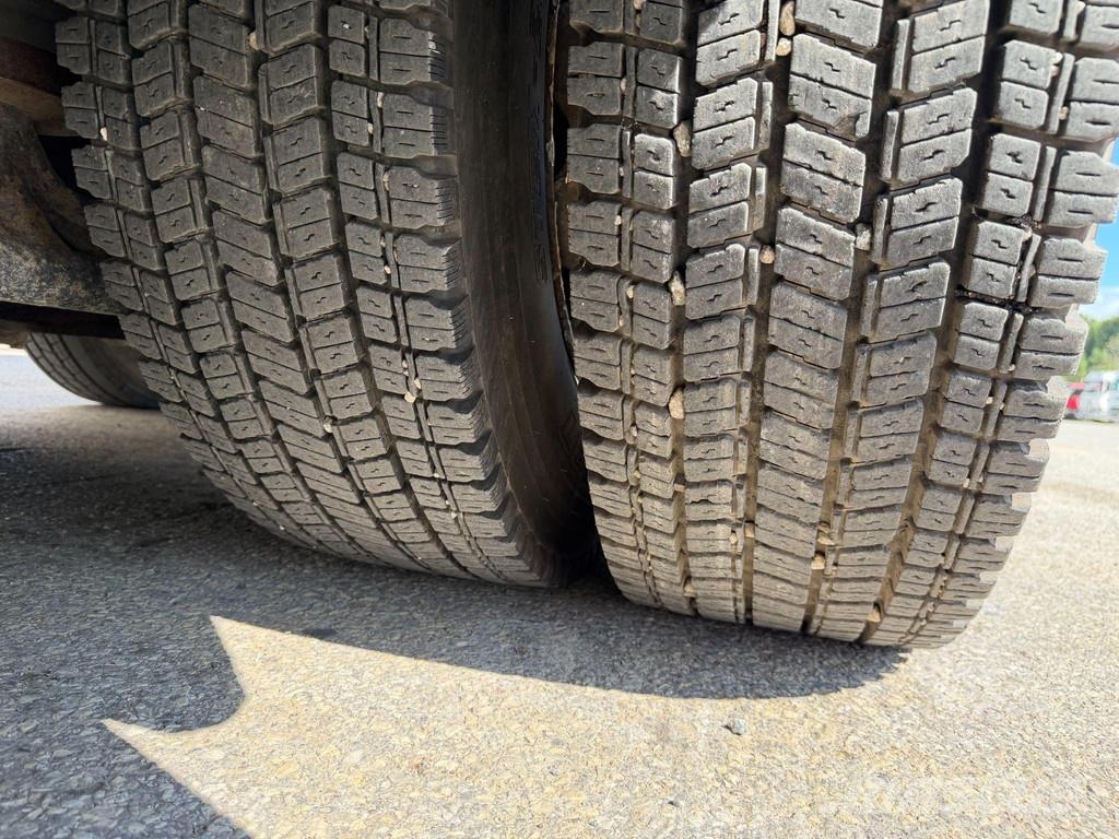 MAN TGX 26.480 6X2*4 EURO4 + RETARDER + DOUBLE FLOOR B Camiones para transporte de animales