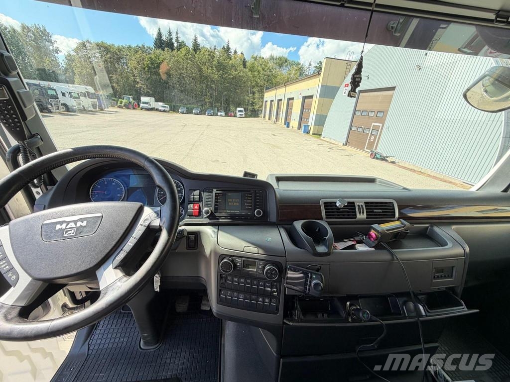 MAN TGX 26.480 6X2*4 EURO4 + RETARDER + DOUBLE FLOOR B Camiones para transporte de animales