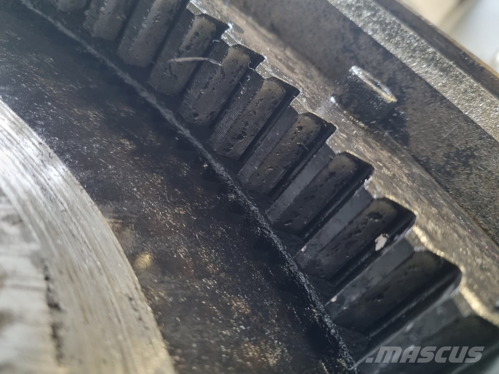CAT 330 BL FINAL DRIVE Коробка передач