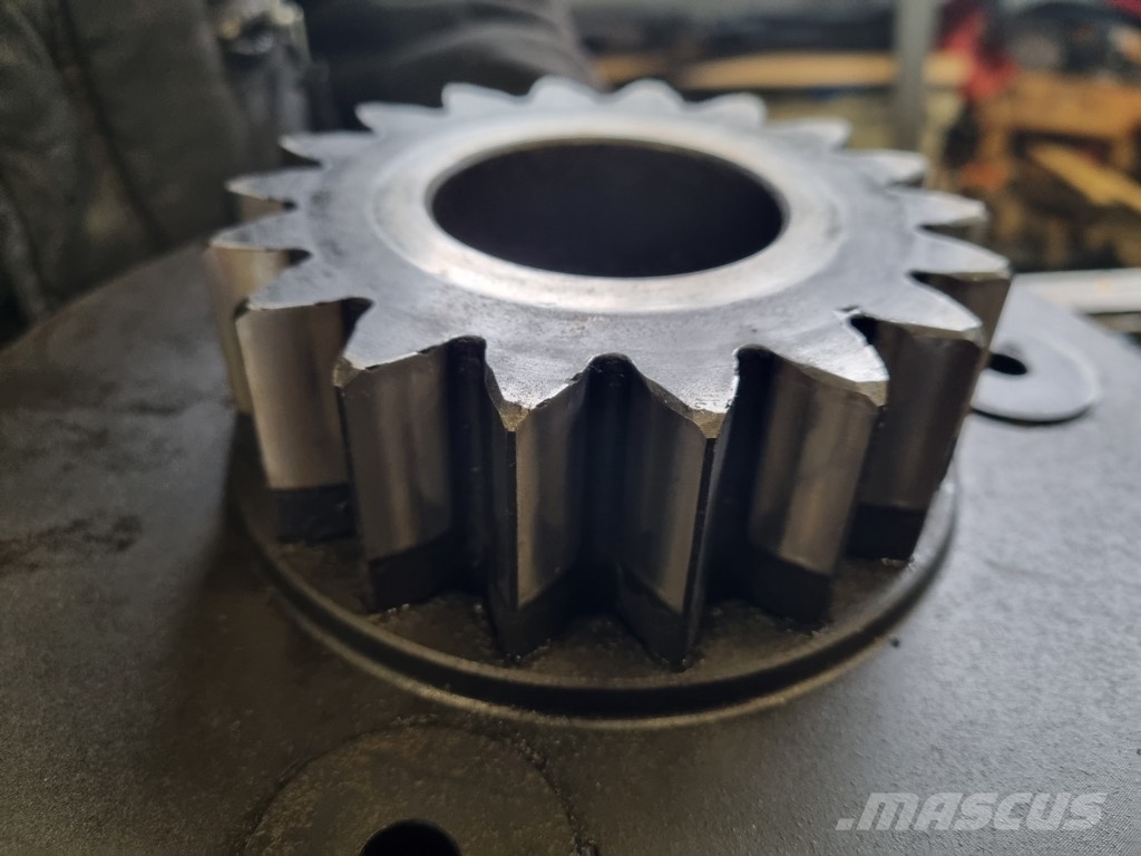 CAT 330 BL FINAL DRIVE Коробка передач