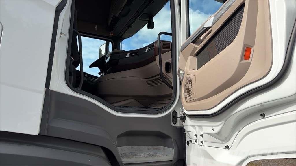DAF XG+ 530 Camiones chasis