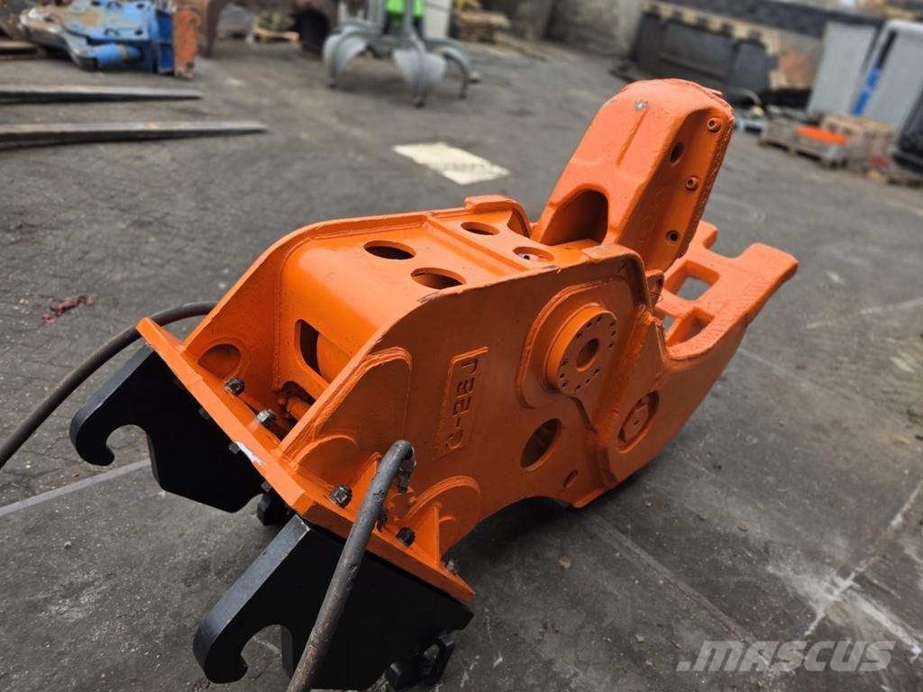 NPK g26j crusher vergruizer npk g26j crusher cw 45 ver جراشات البناء
