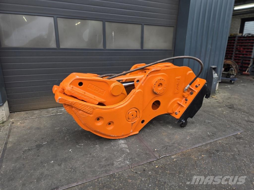 NPK g26j crusher vergruizer npk g26j crusher cw 45 ver جراشات البناء