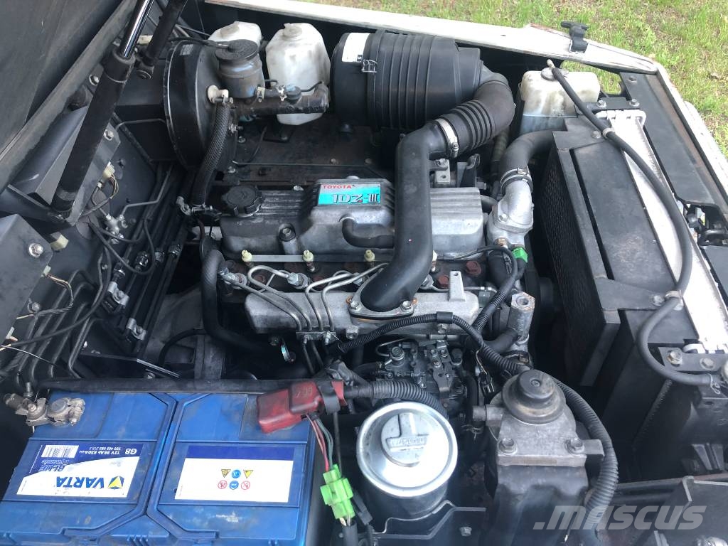 Toyota 2TD25 /02/ V-3420 EO Flughafenausrüstung