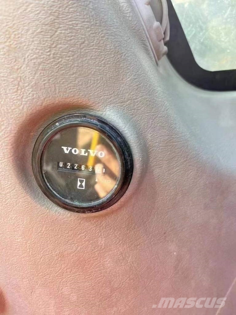 Volvo EC 220 D Верижен екскаватор